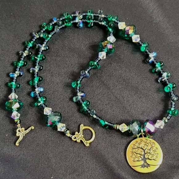 Tree of Life Pendant Green Glass Beaded Necklace - Picture 4 of 14